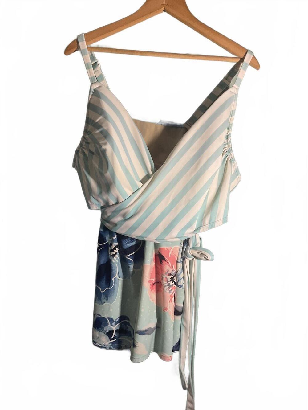 Swim by Cacique  Floral and Striped Swim Top/Adjustable Straps Size 22